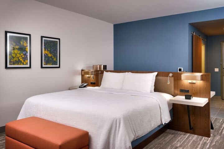 Room 16 of 61