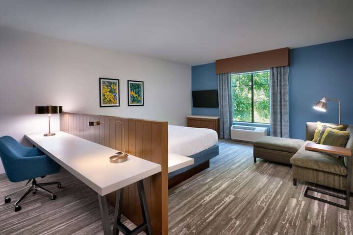 Room 6 of 61